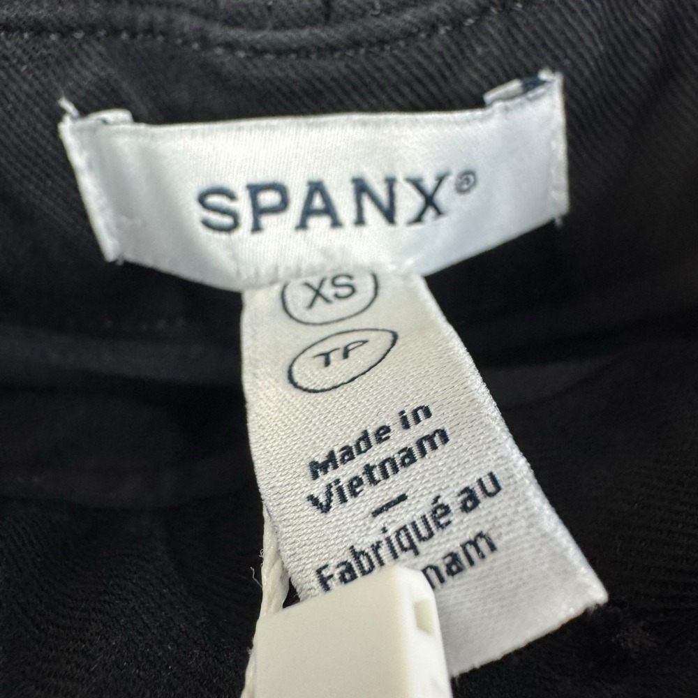 SPANX super Smooth Stretch Twill Shorts In Black Sz XS NWT - Picture 6 of 9